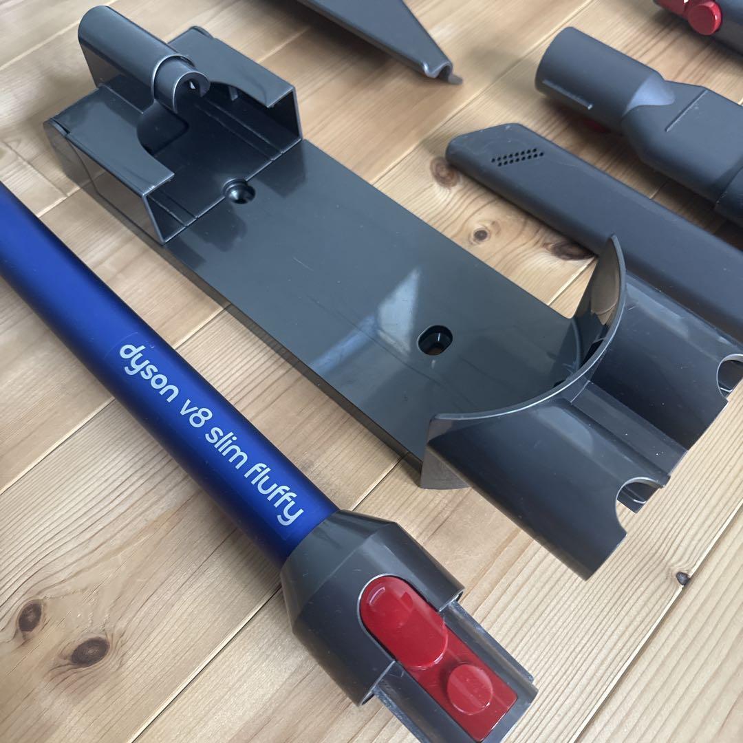 Dyson V8 Slim Fluffy ジャンク 通電確認済 吸引不可 部品取