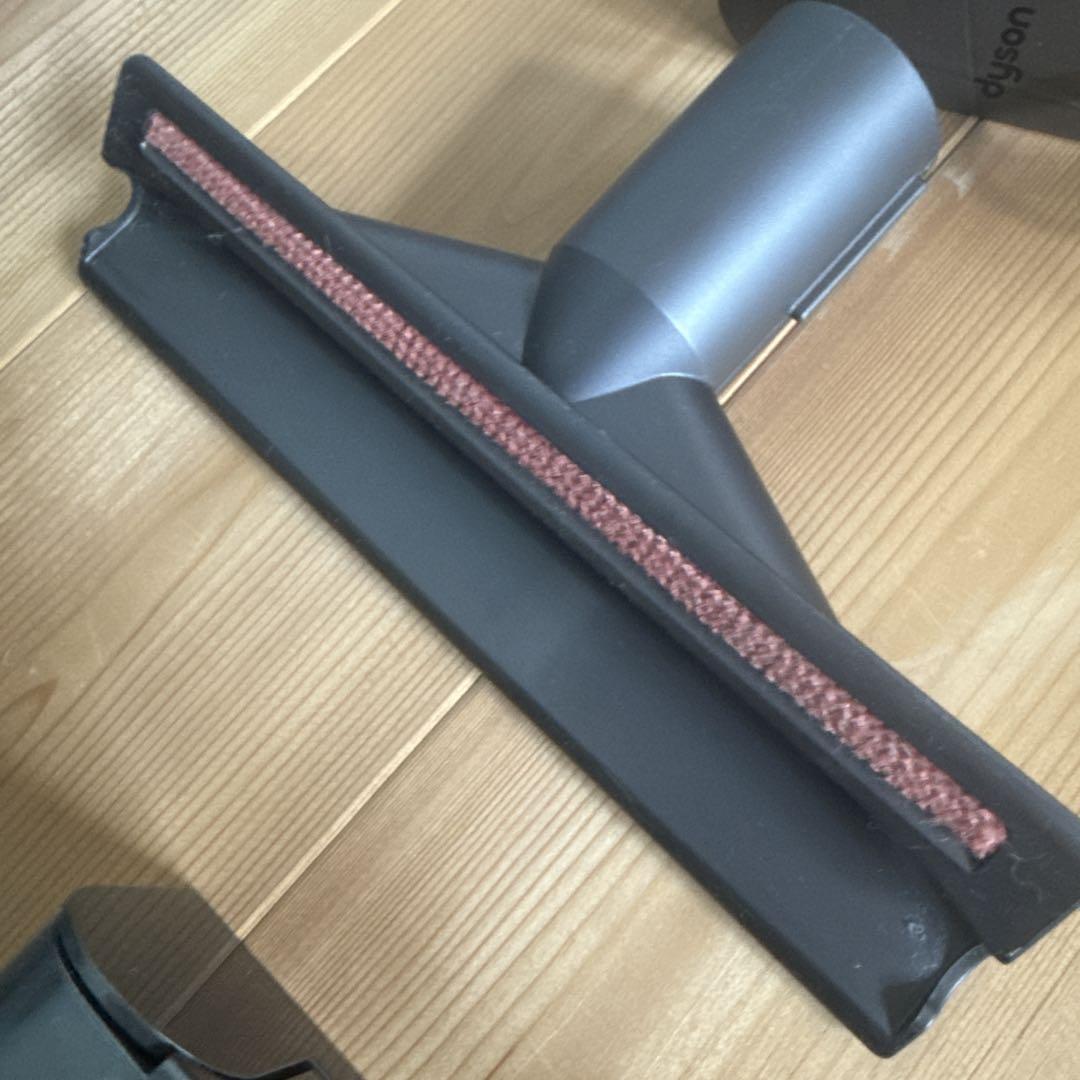 Dyson V8 Slim Fluffy ジャンク 通電確認済 吸引不可 部品取