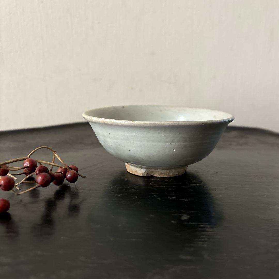 李朝盃　堅手　小鉢　白磁　酒器　小服茶碗　韓国アンティーク　古道具　民芸　古陶磁