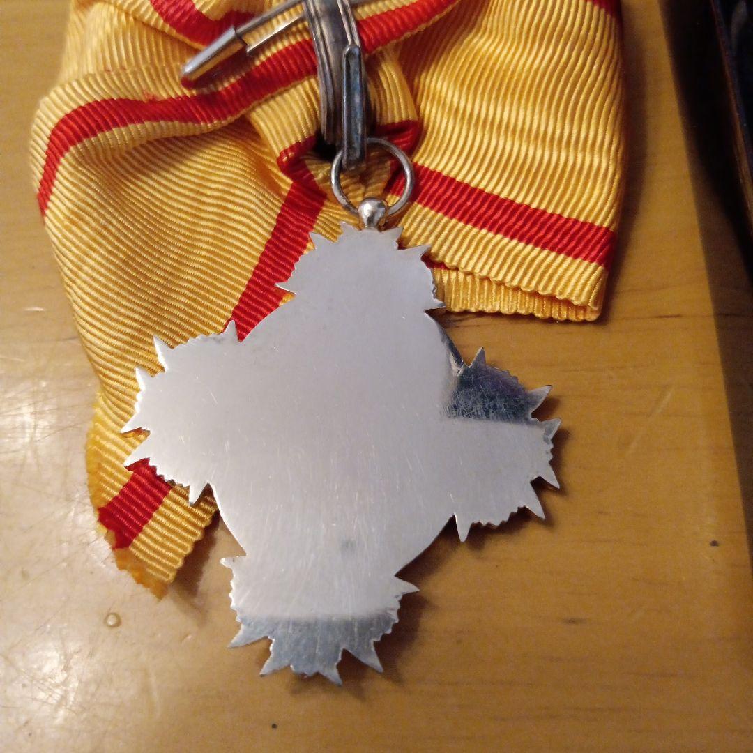 【レア 美品】勲七等宝冠章 勲章 褒章 徽章 女性勲章