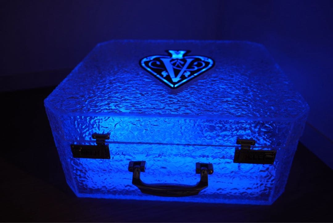 即発送！シャンパン ケース LED アルマンド アタッシュケース