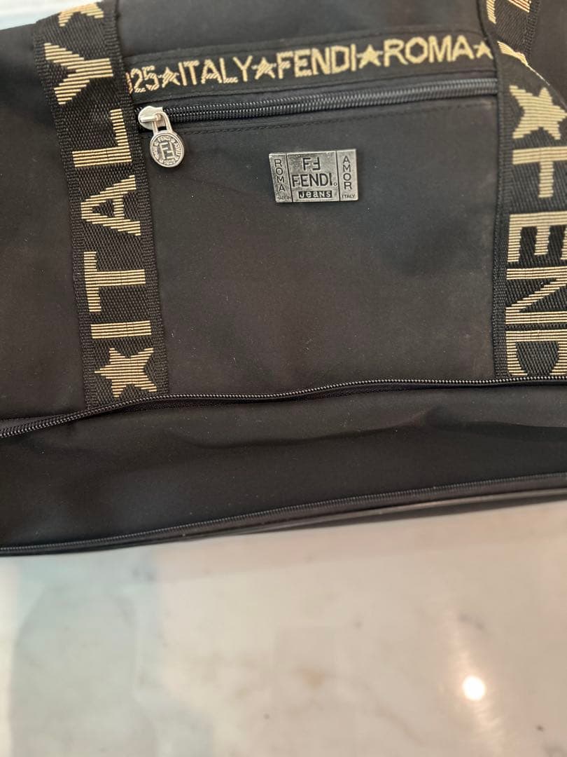 FENDI ￼キャリーケース黒ボストンバッグツーウェイ