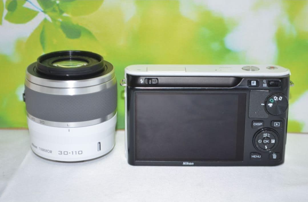 ※訳あり※　Nikon 1 J1 ホワイト ミラーレスカメラ