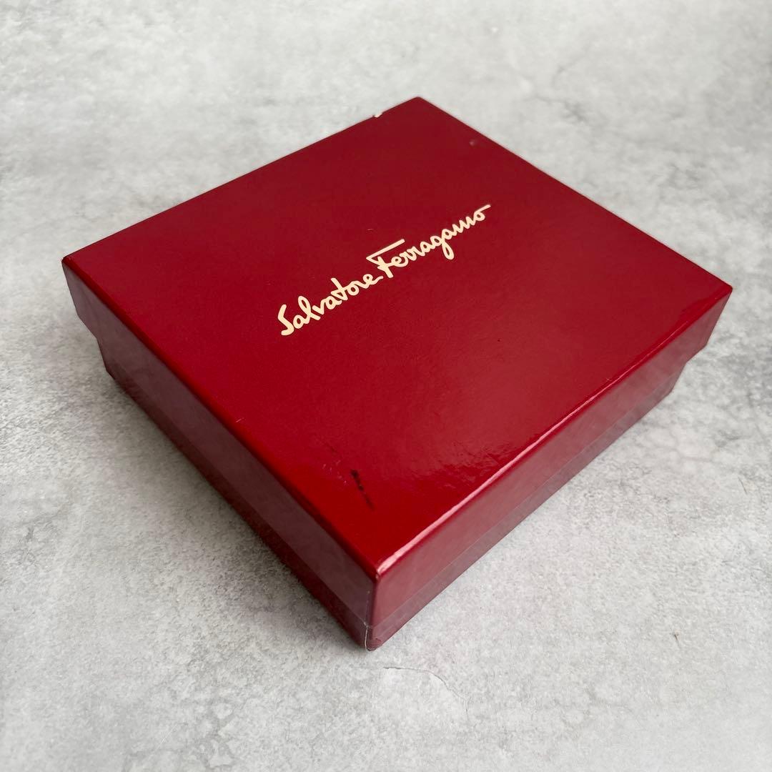 お値下げ済み【未使用級】Salvatore Ferragamo 三つ折り財布