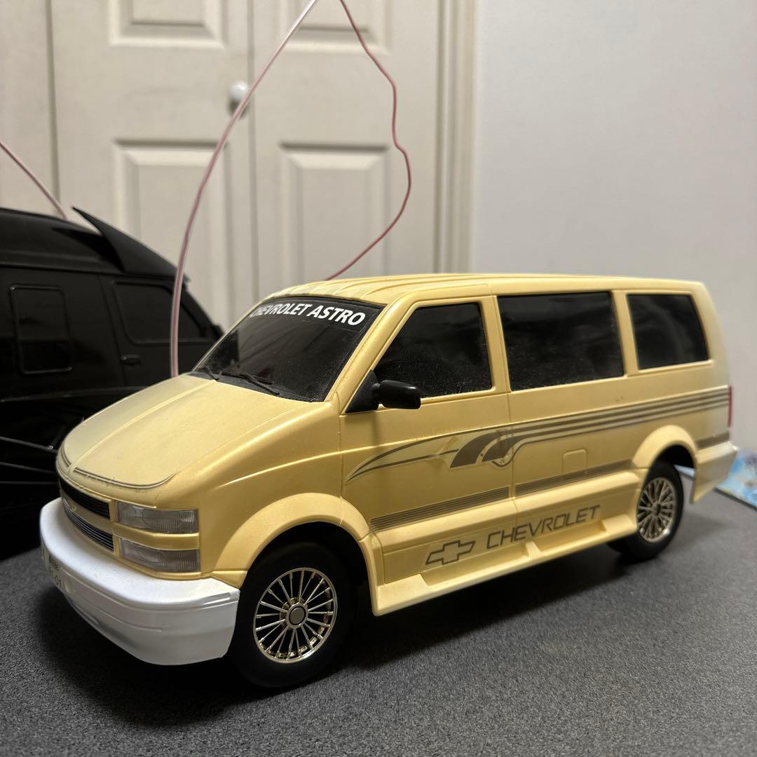 シボレーアストロ　& バニングハイエース　ラジコン2台セット　ジャンク