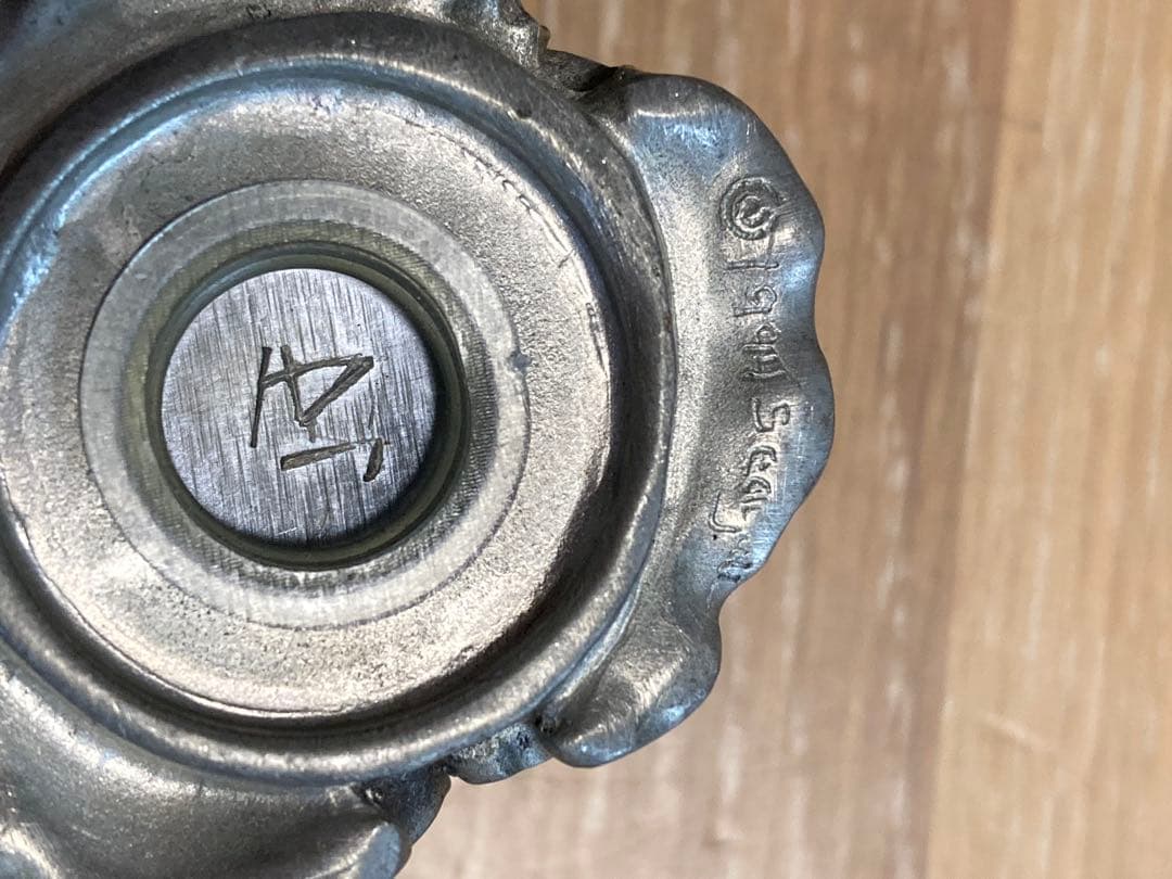 金属製 花形？　アンティーク雑貨 約185g