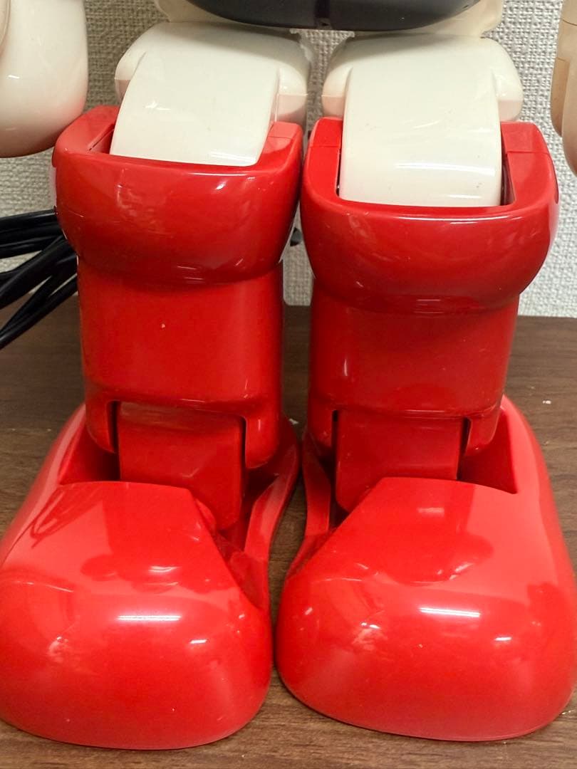 【送料込み】鉄腕アトム　コミュニケーションロボット　　専用キャリー付　ATOM