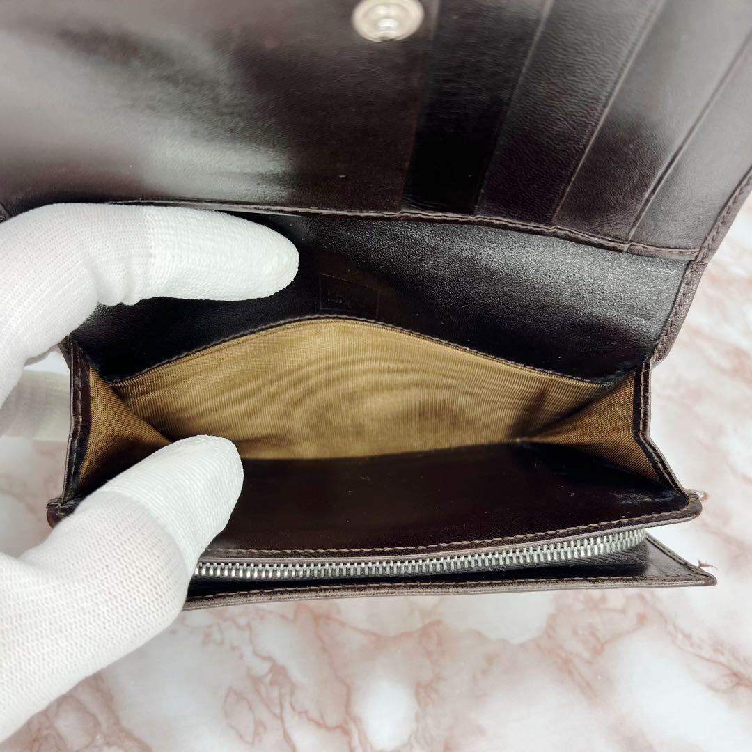 【極美品】FENDI 二つ折り財布　折り財布45