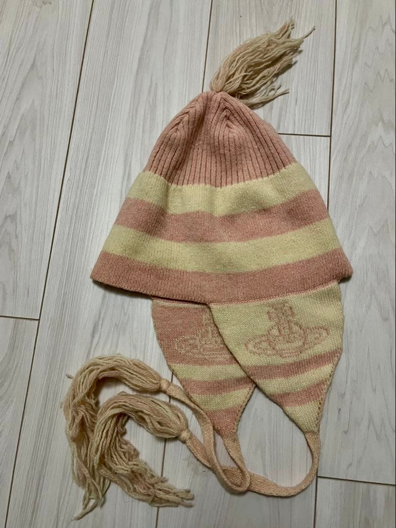 d*4様 Vivienne Westwood耳あて付きニット帽