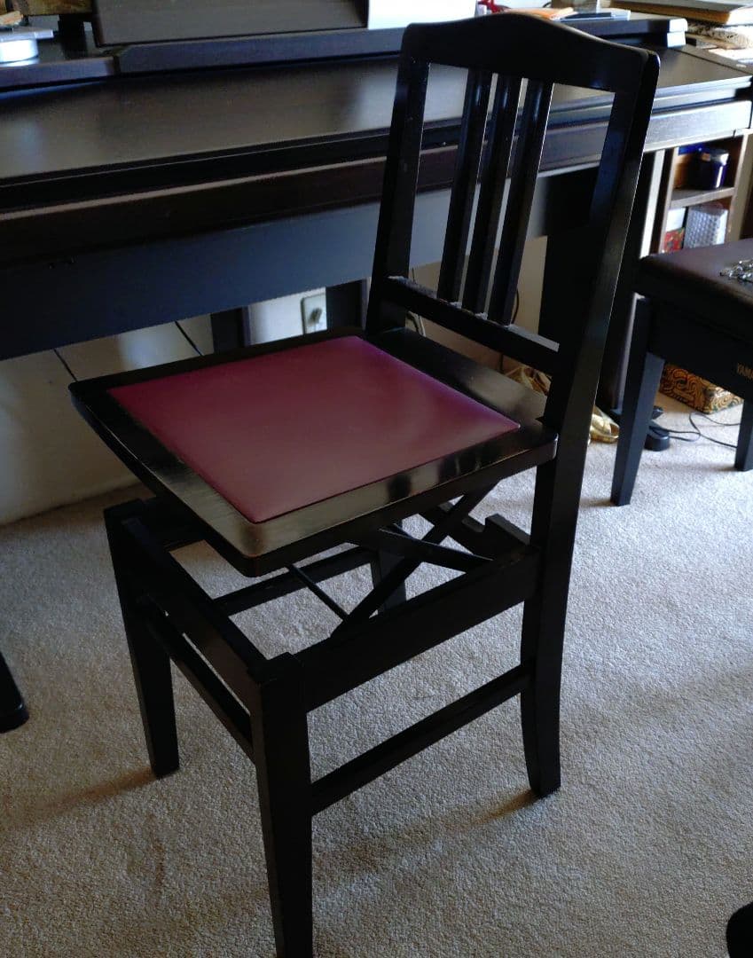 YAMAHA 黒色ピアノ用チェア 高さ調整機能付き