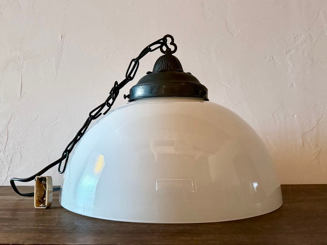 ミルクガラス ペンダントライト 時代物 乳白色 電笠 電傘 レトロ ヴィンテージ
