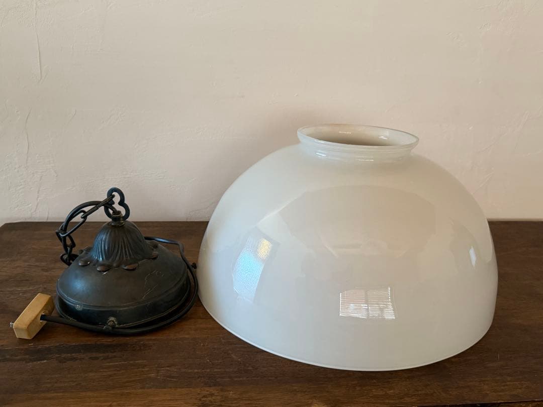 ミルクガラス ペンダントライト 時代物 乳白色 電笠 電傘 レトロ ヴィンテージ