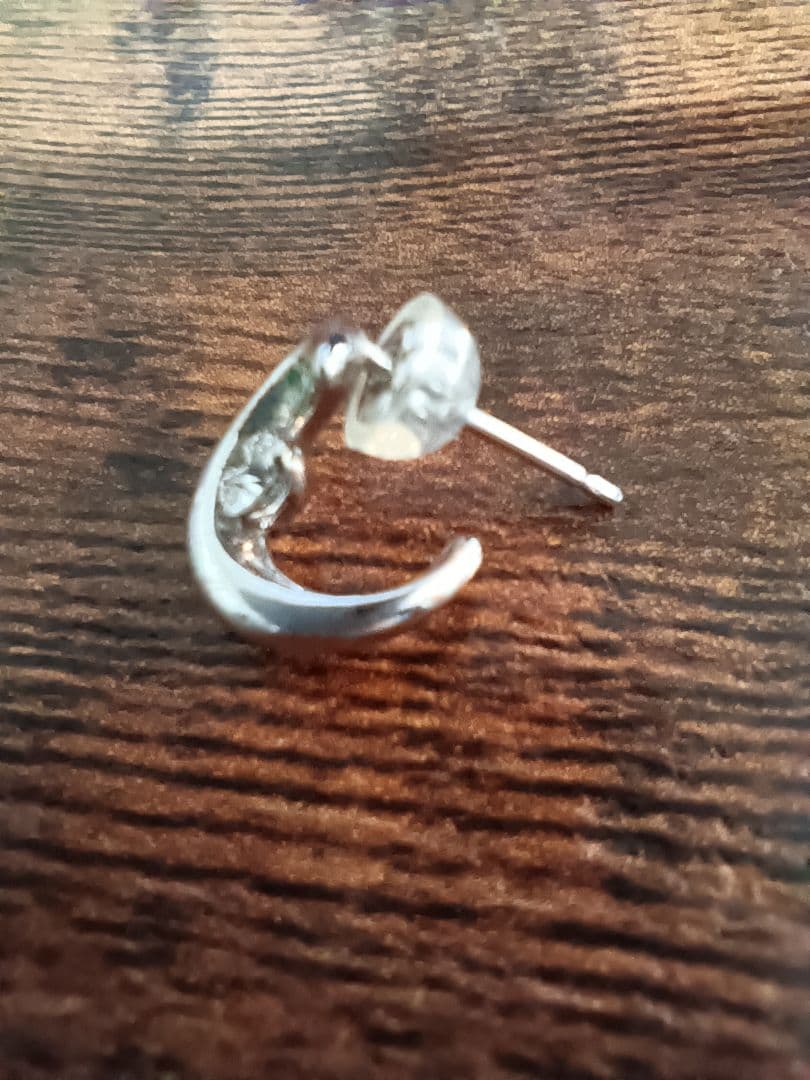 K18スワールデザイン ダイヤモンド付きピアス(片耳用)