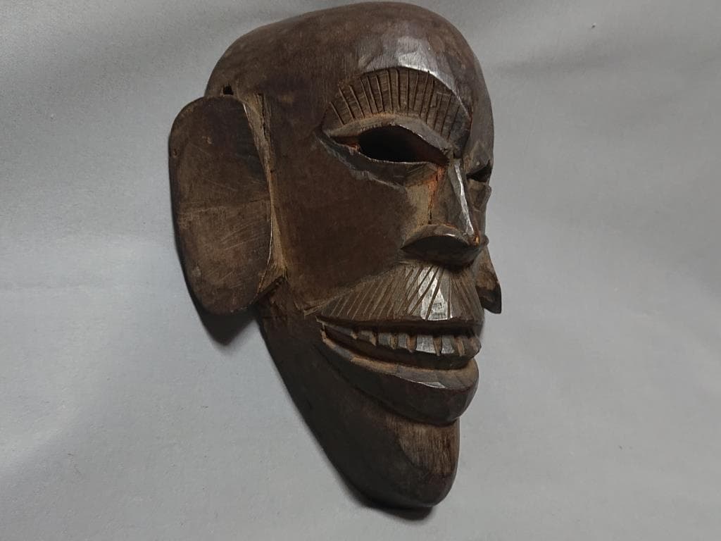 93　コレクター収集品　（primitive art）　アフリカ　マスク