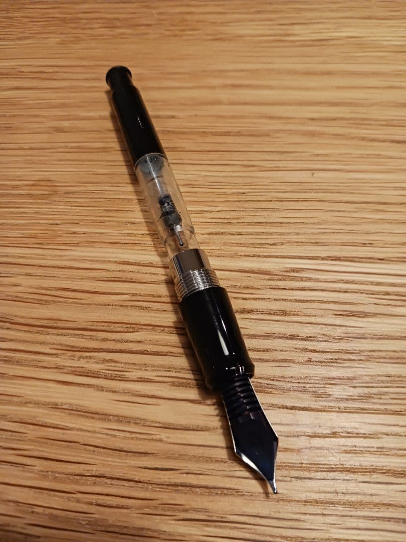 A.DUNHILL ダンヒル 万年筆 AD2000 ライン M　18k750