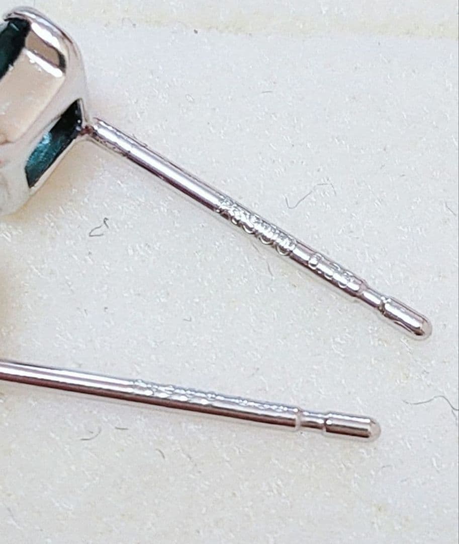 未使用品 pt900 天然ロンドンブルートパーズ ピアス