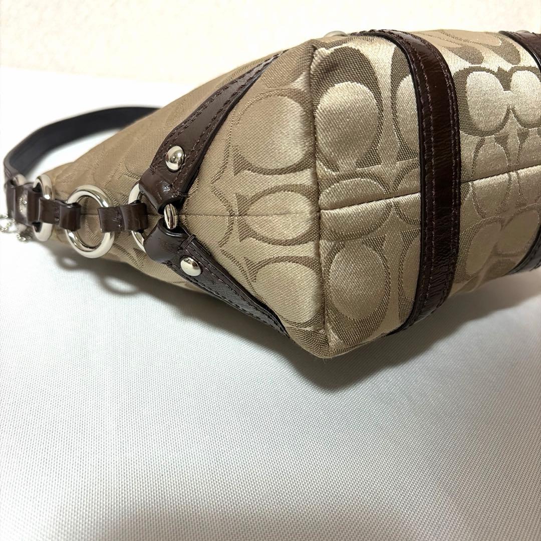 未使用級 COACH コーチ スタッズ アクセサリーポーチ ハンドバッグ