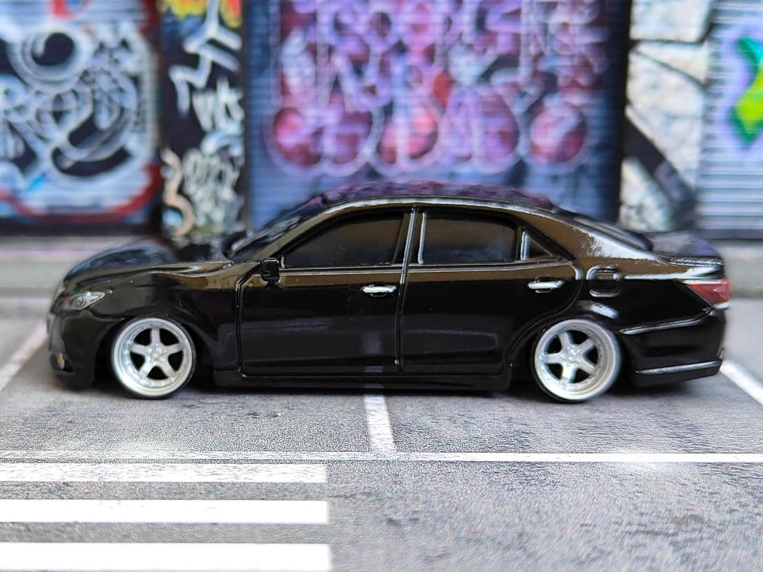 トミカ改造 トヨタ 21クラウン VIP仕様 全塗装 深リム ホットウィールa