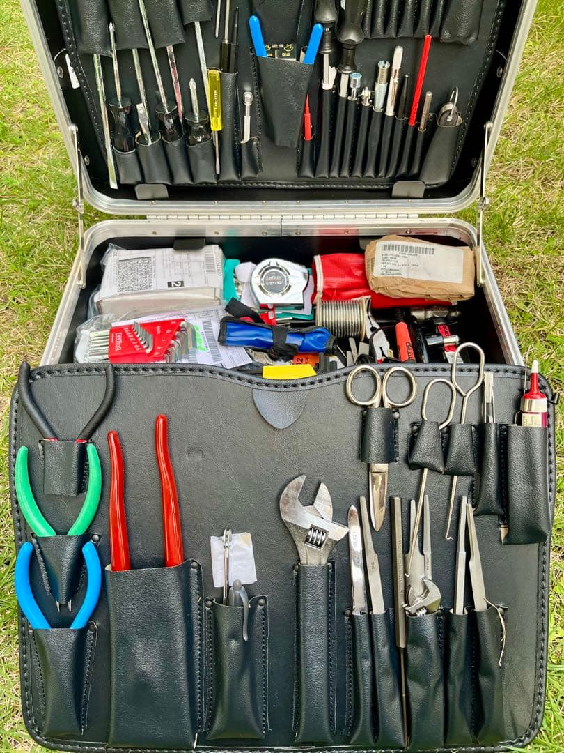 米軍放出未使用品 超希少品 医療機器整備用 100点以上 アタッシュケース付き