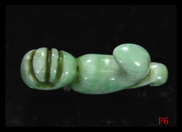 縄文期極希少呪術性がが高い★糸魚川ろうかん硬玉翡翠製★尾付き頭部刻線異状獣形勾玉