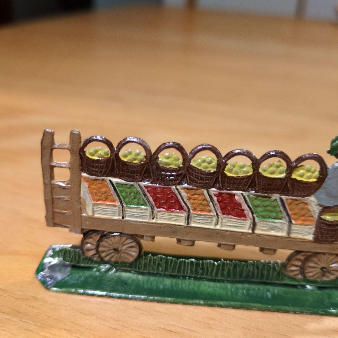 エルツ　バベットシュバイツァー社　錫の置物人形（果物屋馬車）