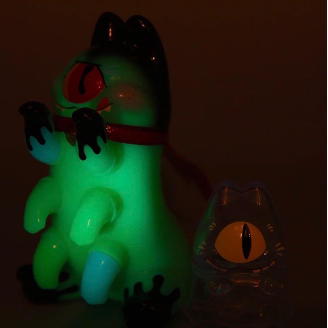 DRACULA KIITI ABAO unboxフィギュア 2体セット　蓄光