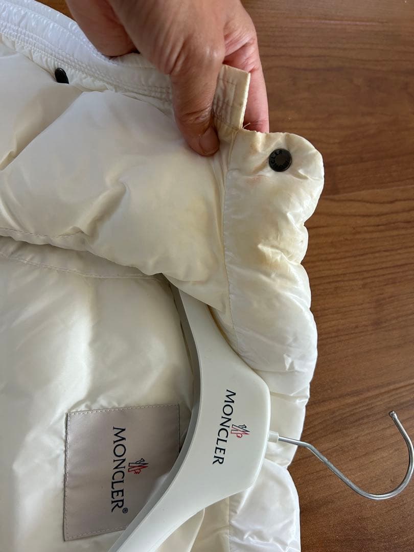 MONCLER ホワイト ダウンベスト