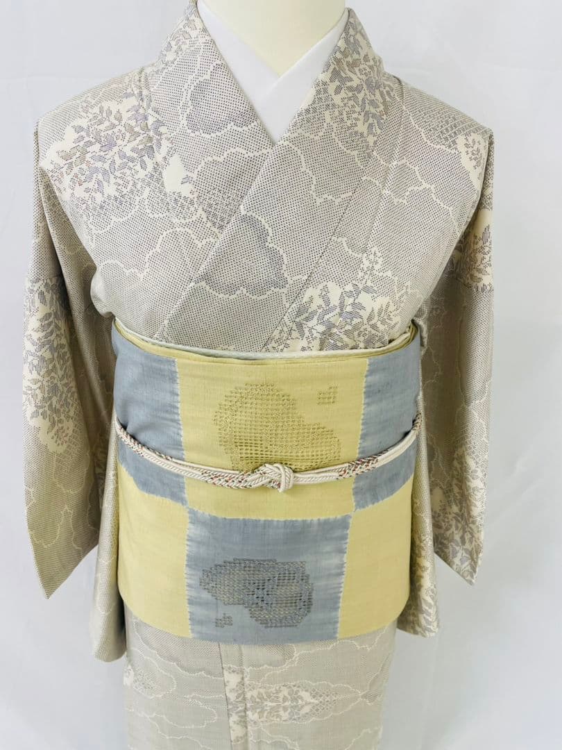 お見分け済　美品　正絹袷　雲取り　本場白大島紬単品