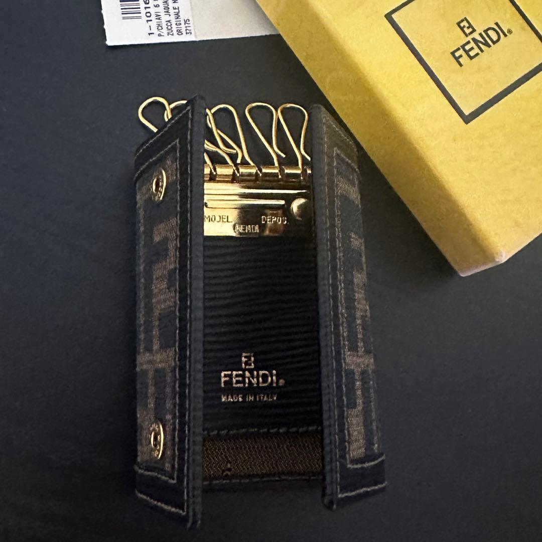 【未使用級】FENDI 6連 ズッカ柄 キーケース ブラウン