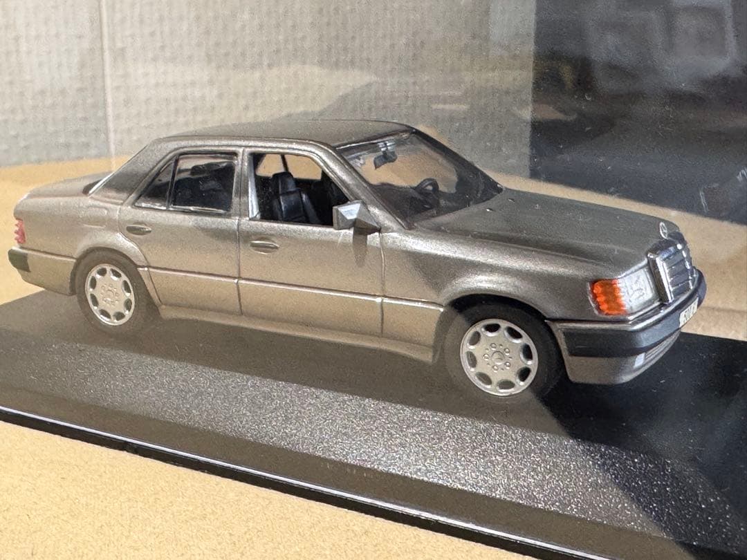 ミニカー MINICHAMPS Mercedes-Benz 500 E 1/43