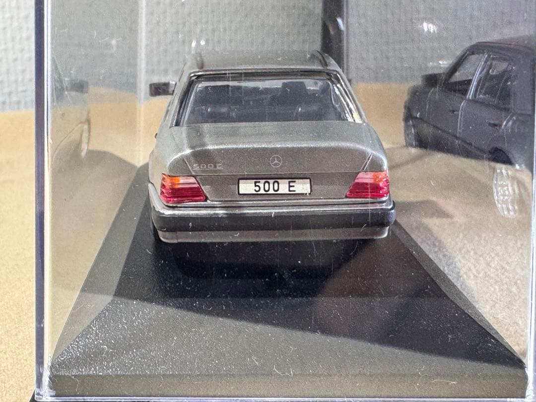 ミニカー MINICHAMPS Mercedes-Benz 500 E 1/43