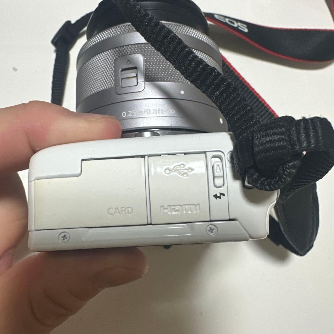 【美品】Canon 一眼レフカメラミラーレス　EOSM10