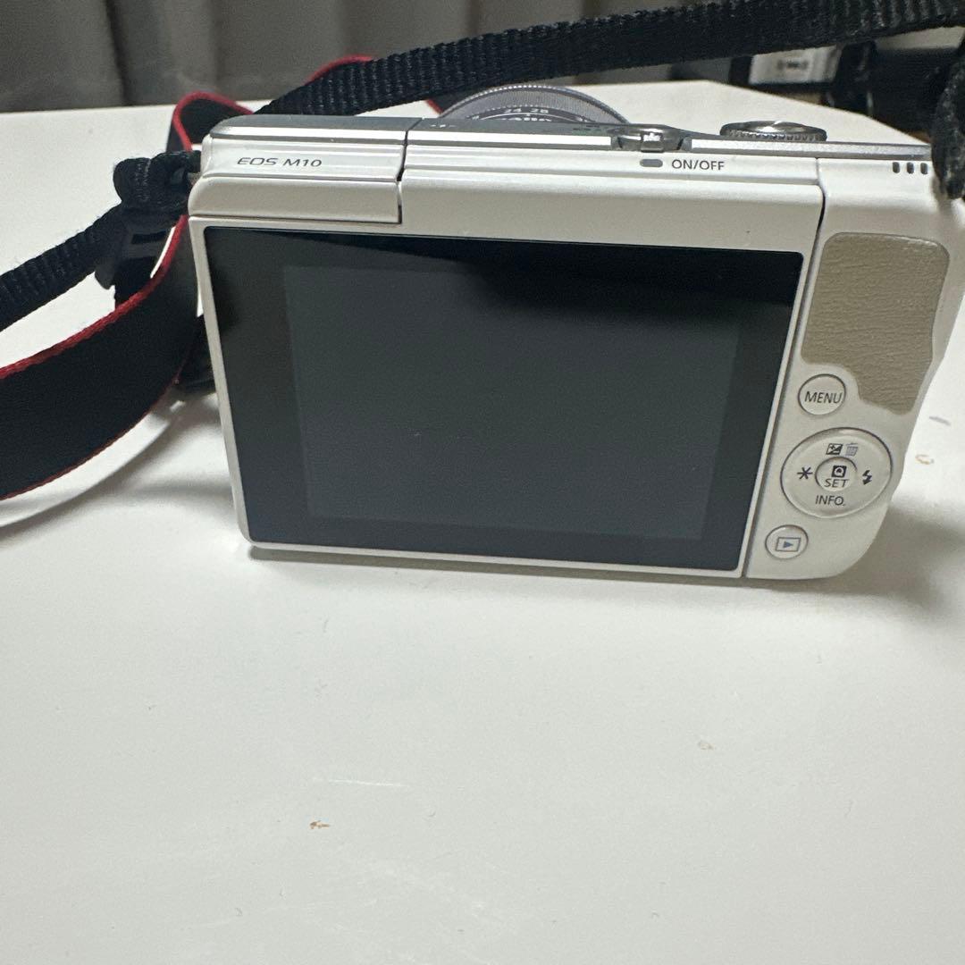 【美品】Canon 一眼レフカメラミラーレス　EOSM10