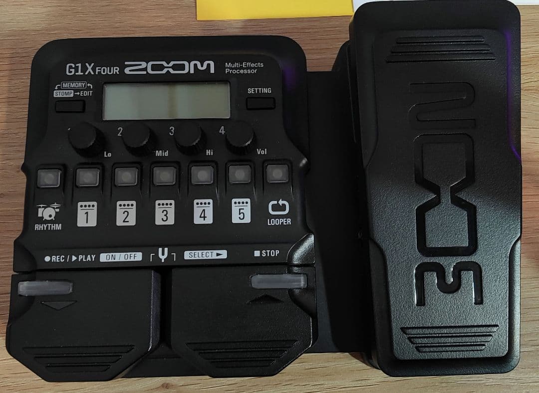 【美品】ZOOM G1X FOUR マルチエフェクトプロセッサー