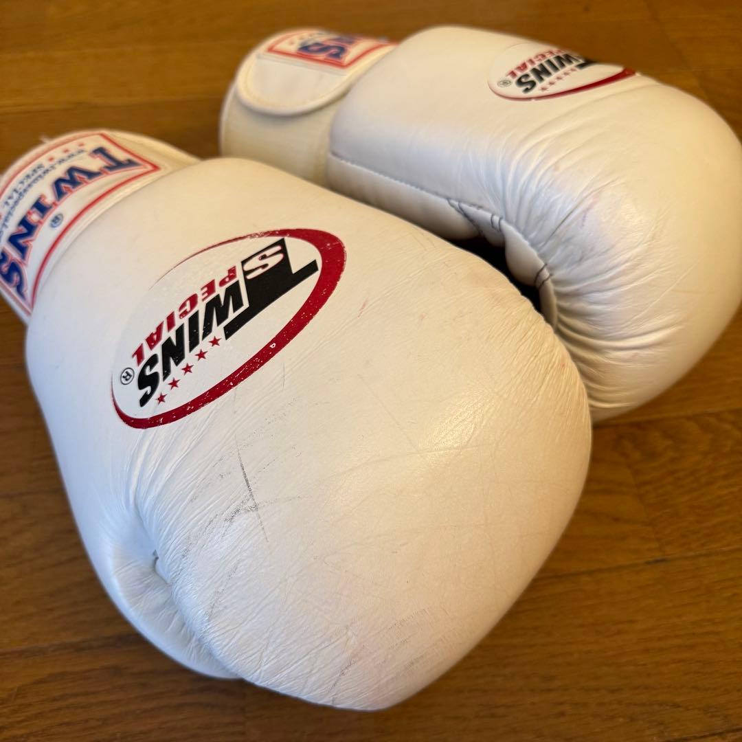 TWINS ボクシンググローブ 14oz ホワイト