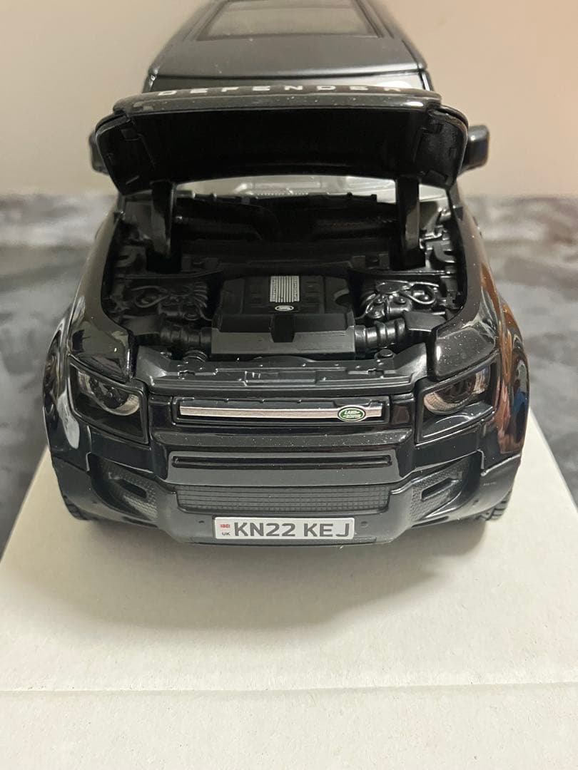 ブラーゴ　1/24 ランドローバー　ディフェンダー110 ミニカー　ブラック