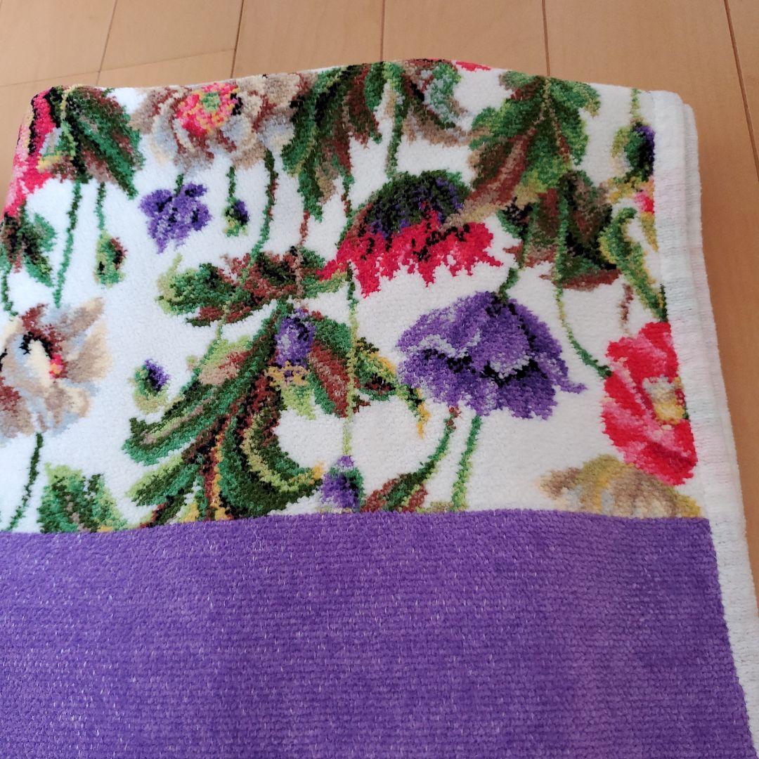 週末のみお値下げ　Filler バスタオル 紫色 花柄