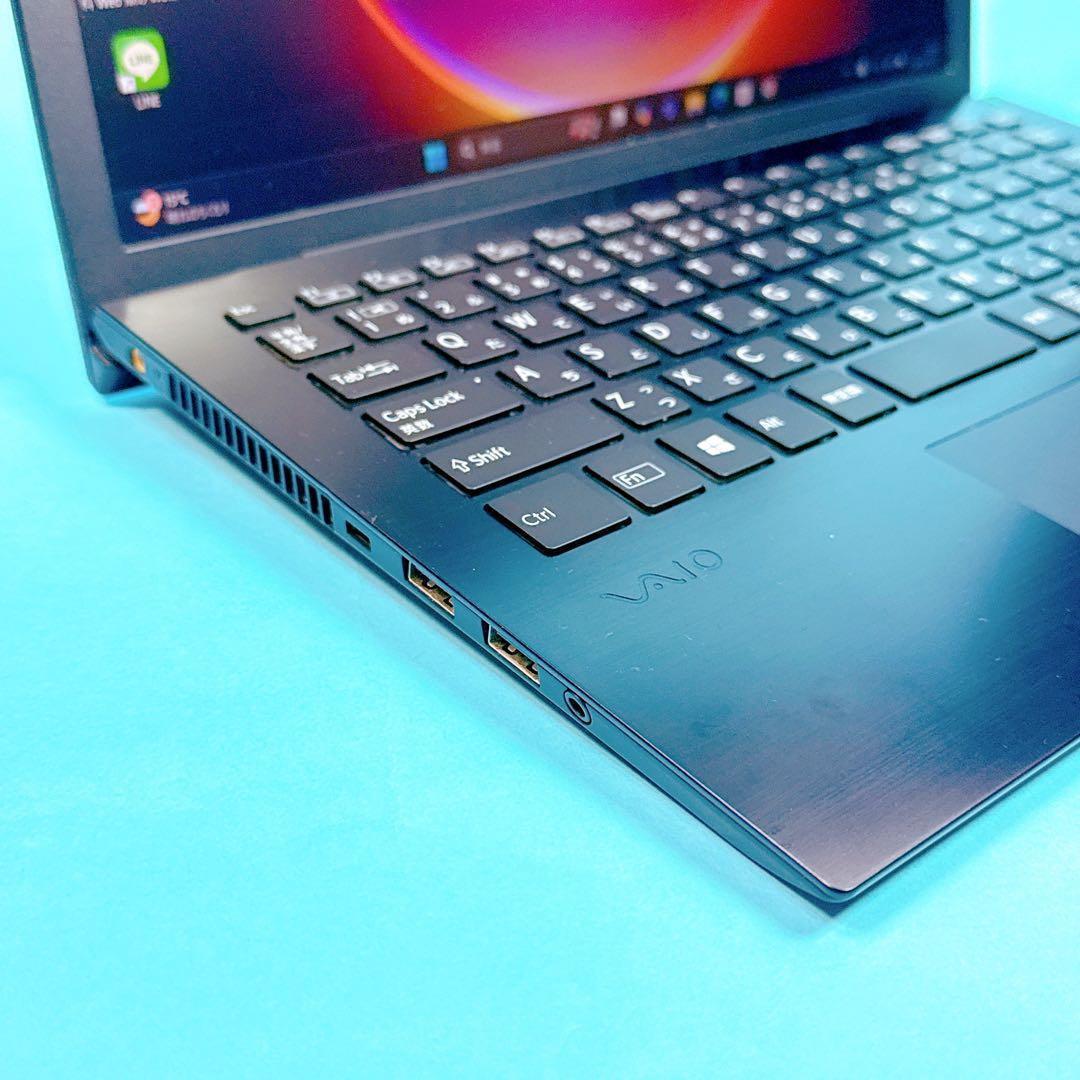 2021年製⭐️第10世代i5⭐️ノートパソコン SSD windows11薄型