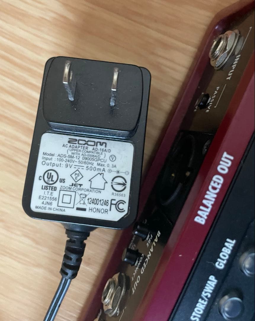 Zoom B3 ベースエフェクター