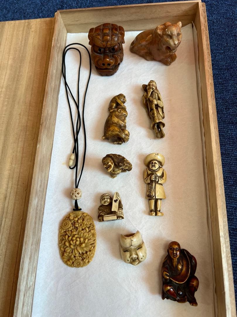 1057 根付  まとめ売り　計10点（提げ物 /緒締め /帯留め ）　時代物