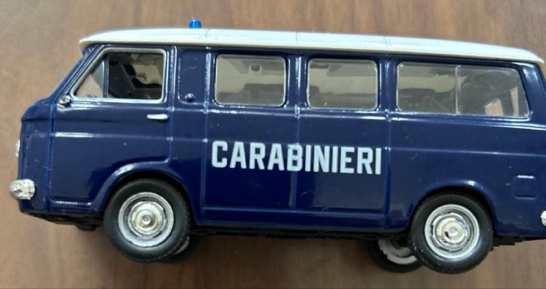 【レア】外国製：ミニカー 4台セット