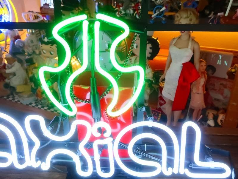 アキシャル ネオンサイン AXIAL FOR Man cave 男の秘密基地