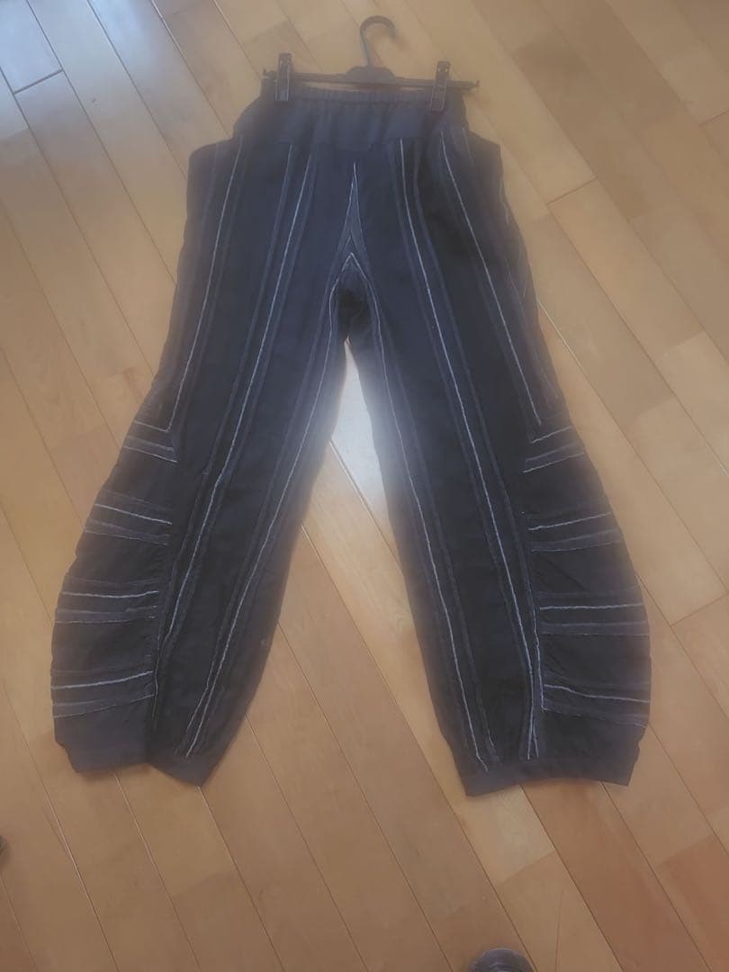 イークラット　パンツ