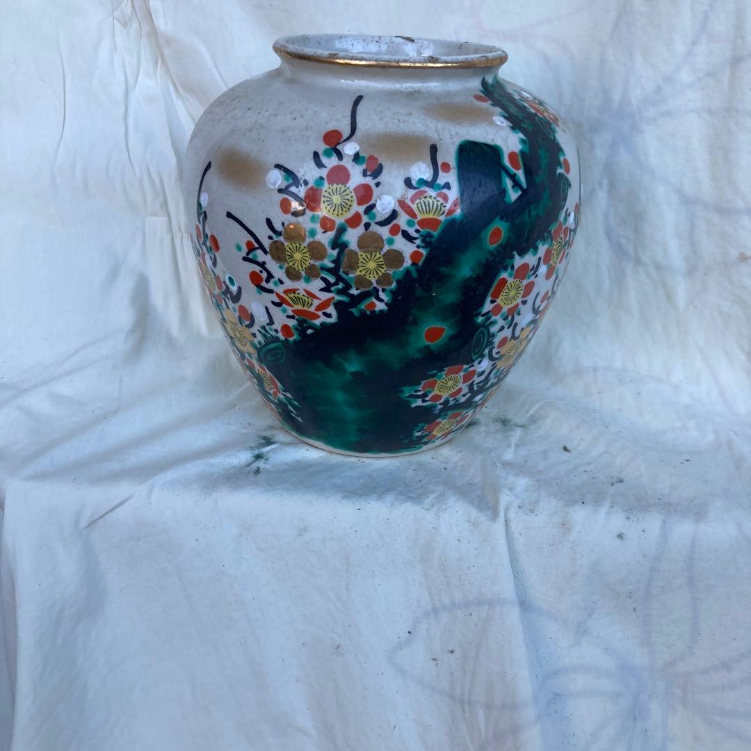 花柄の陶芸花瓶