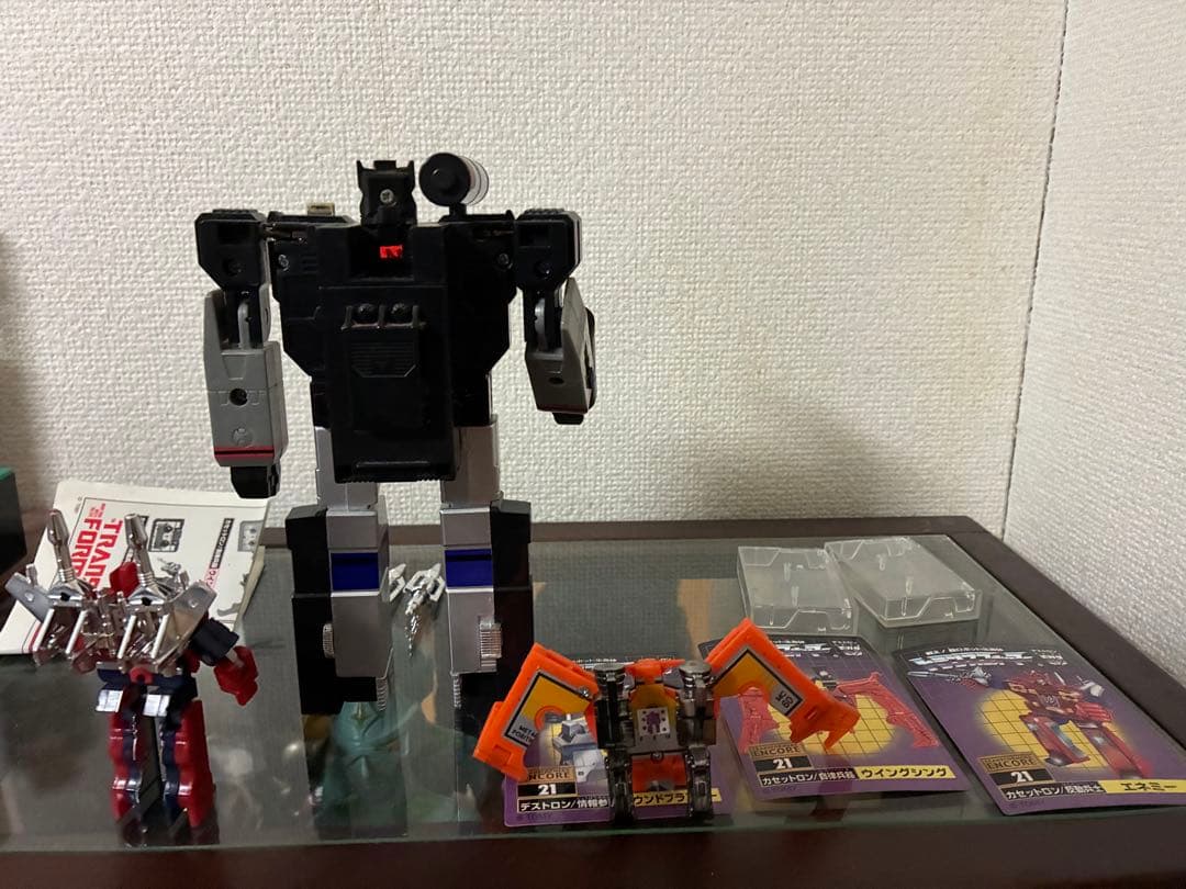 トランスフォーマー復刻版 デストロン情報参謀サウンドブラスター