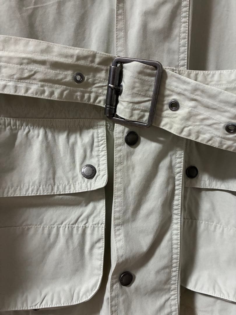 バブアー　インターナショナル　Lサイズ ライトグレー