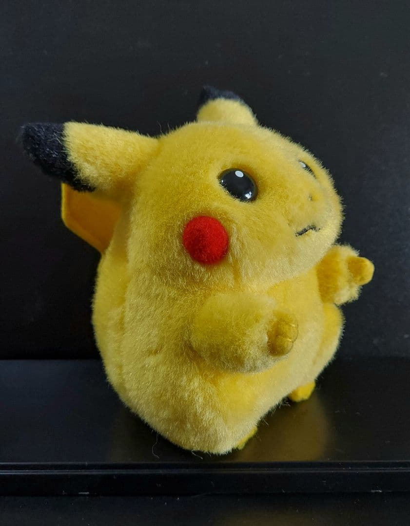 TOMY ピカチュウ ぬいぐるみ