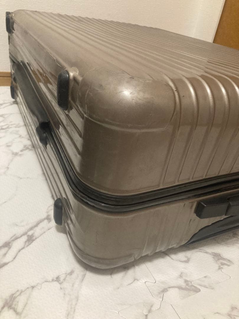 RIMOWAサルサ 97L 4輪ス ーツケース正規品　美品 軽量　金　限定　日本