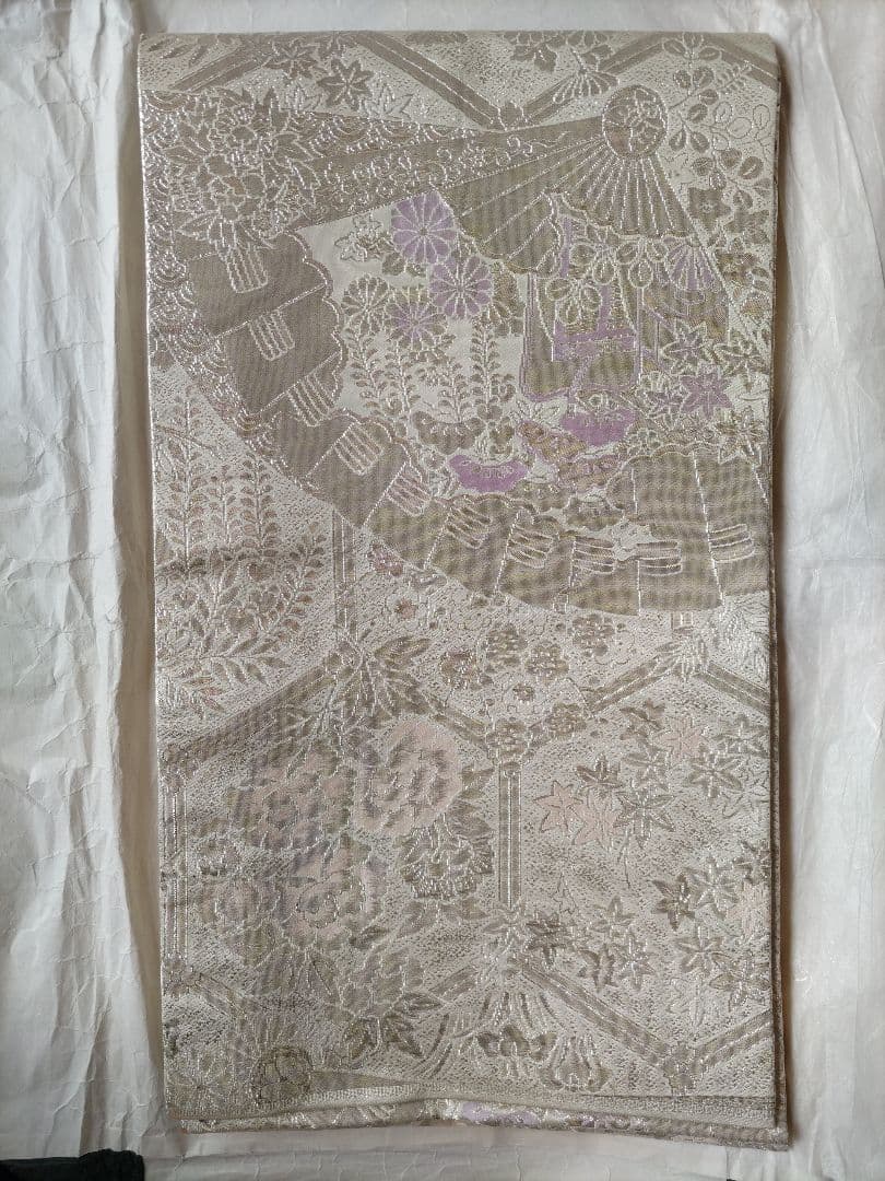 振袖セット　正絹　 白と薄紫ピンクの花柄　さが美