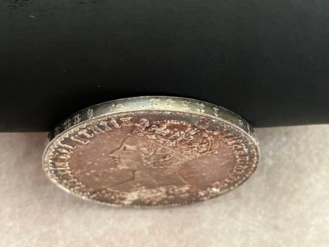 値下げ ゴチッククラウン銀貨 ビクトリア女王 1847年